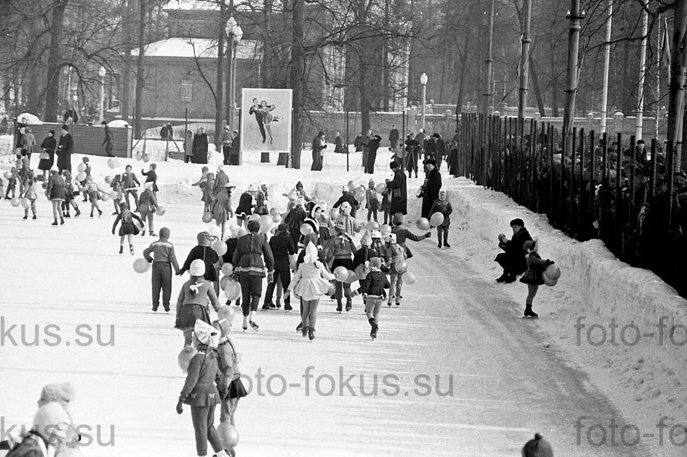 Праздник 8 Марта в Измайловском парке