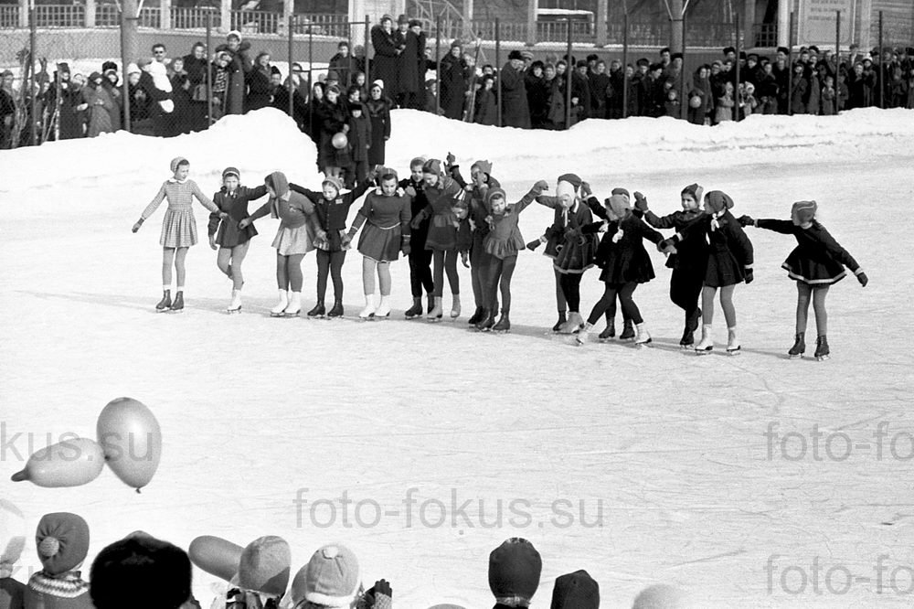 Праздник 8 Марта в Измайловском парке