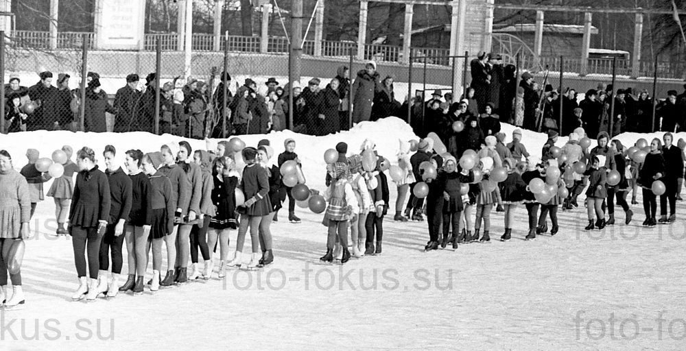 Праздник 8 Марта в Измайловском парке