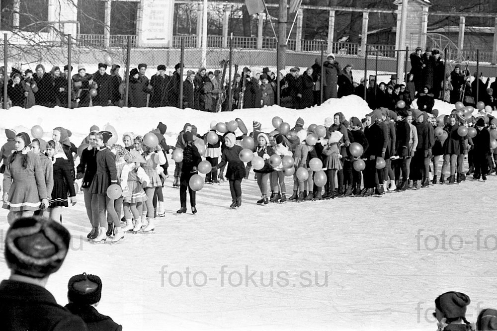 Праздник 8 Марта в Измайловском парке