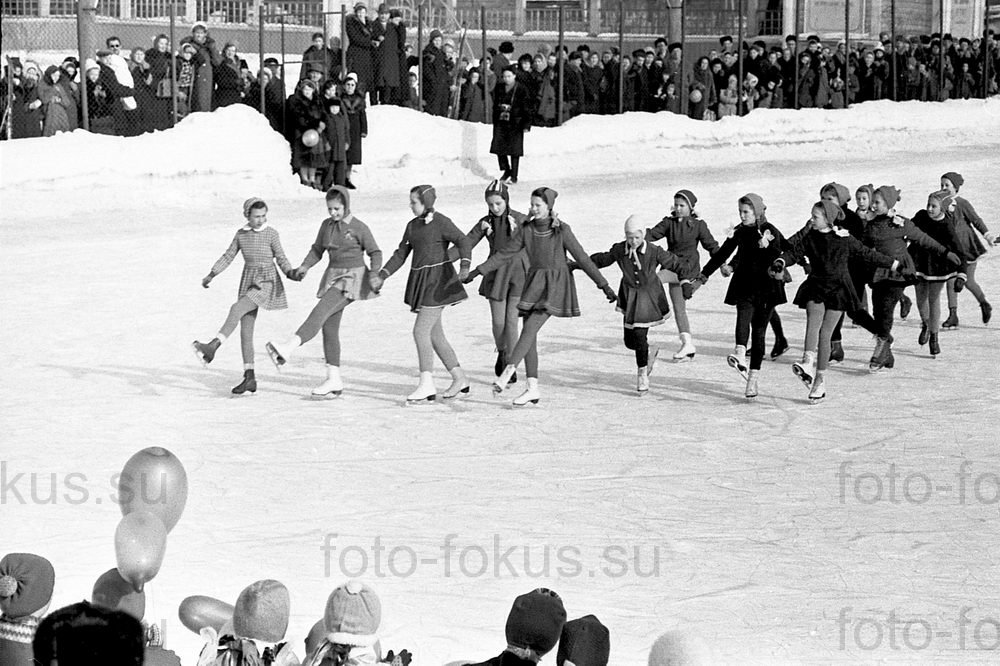 Праздник 8 Марта в Измайловском парке